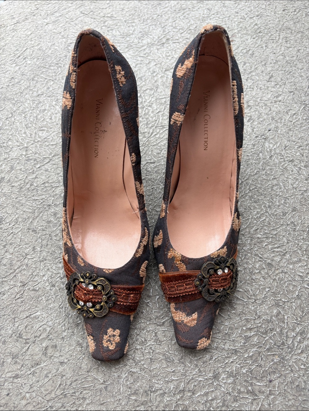 Vianni Collection Brown Floral Embellished Heels